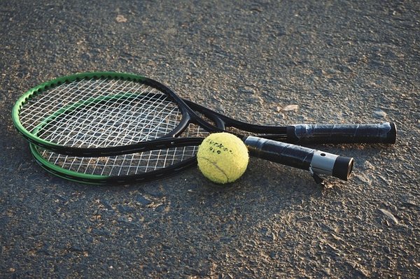 Raquette tennis head : performance et budget en harmonie
